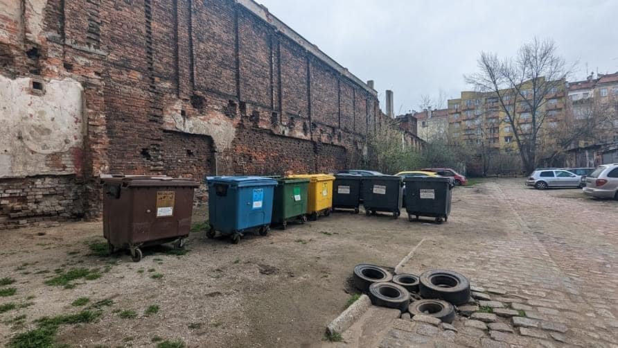 Tak wyglądają wrocławskie podwórka. Prezydent zapowiada remont. Oto lista miejsc