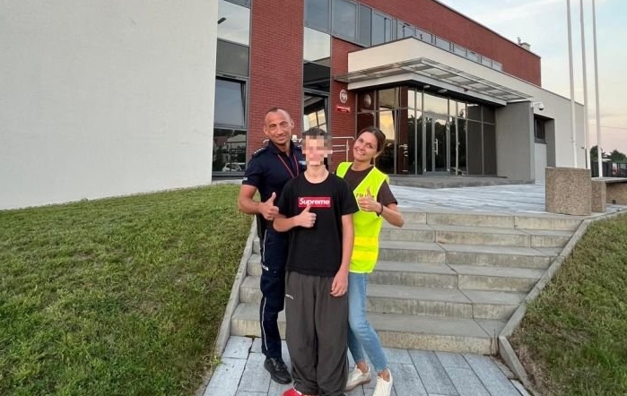 Rodzina z Niemiec zostawiła na parkingu pod Wrocławiem 12-letniego chłopca