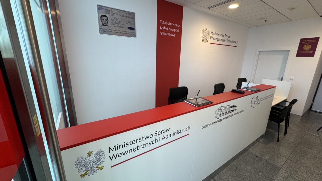Wrocław: Paszport tymczasowy dostaniesz od ręki na lotnisku!