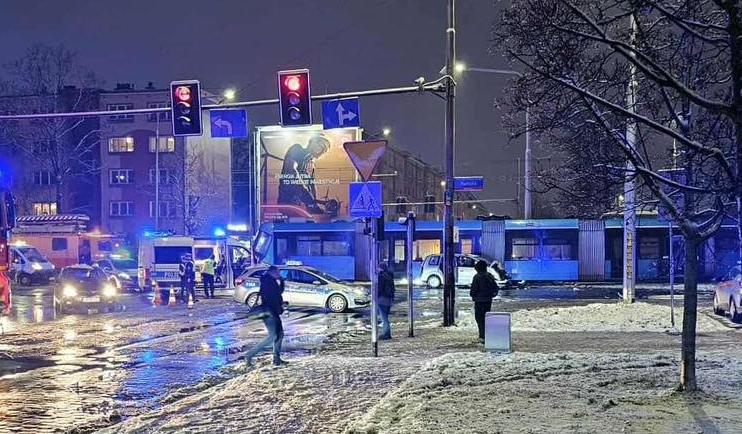 Wrocław: Porwanie i wypadek. Mężczyzna przewożony w bagażniku nie żyje!