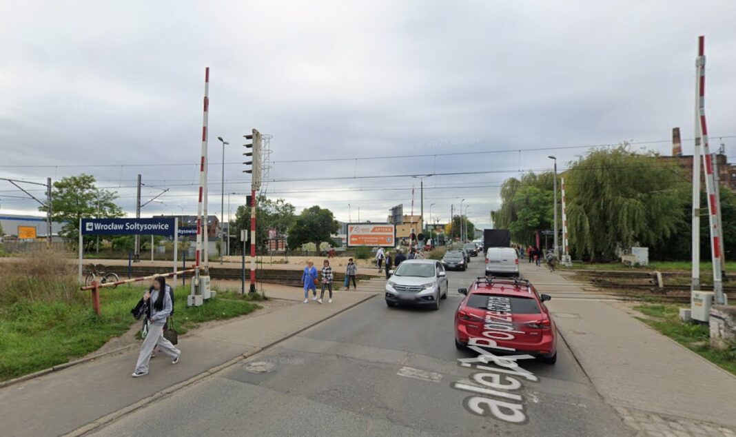 Koniec przejazdu kolejowego na al. Poprzecznej! Za Koroną powstanie wiadukt!